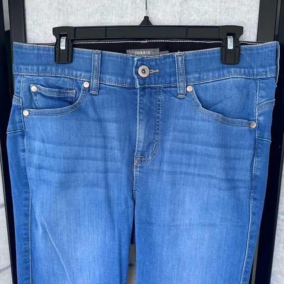 Torrid Bombshell Skinny Premium Stretch High-Rise Jean - Picture 2 of 8
